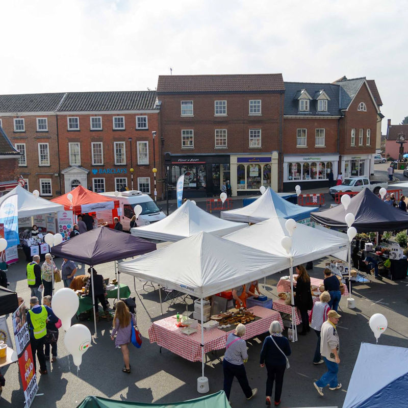 Aylsham Food Festival, Aylsham Market Place, Aylsham, Norfolk, NR11 | The Festival in early October is a way of encouraging people to buy local, seasonal food and cook from fresh, as well as a celebration of local growers and food traders. | aylsham, food, festival, market, dinner, meals, drinks, 