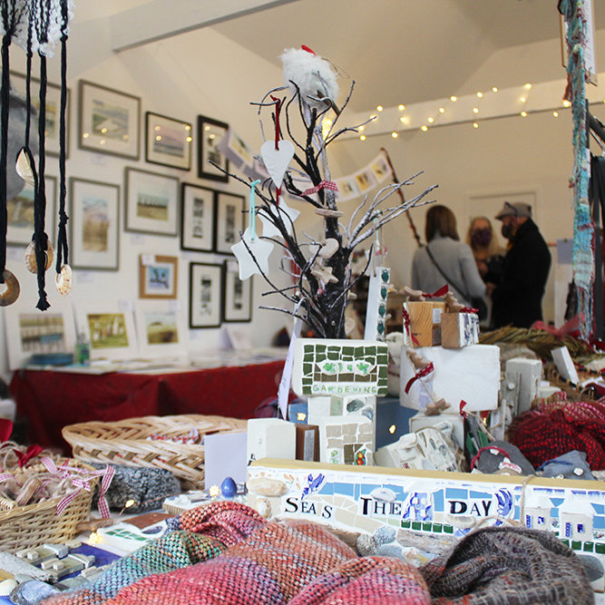 Festive Art Fair Weekend, West Acre Gallery, Abbey Farm, West Acre, Kings Lynn, PE32 1UA | With a stunning historic backdrop and one-of-a-kind handmade offerings, West Acre Gallery's annual Festive Art Fair is a unique shopping experience. | exhibition, art, Norfolk, crafts, fair, Christmas, festive, market