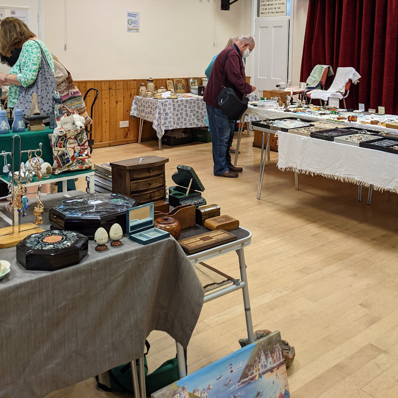 Snettisham Fleamarket, Snettisham Memorial Hall, Old Church Rd, Snettisham, Norfolk, PE31 7LX | An eclectic mix of antiques, vintage and retro plus collectables and curios - Christmas Shopping Opportunity! | Vintage, Antique, Retro, Collectables,